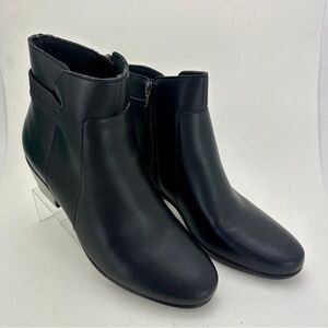 Clark’s Emily Holly Ankle Boots Women’s Sz 10M Black Zip Leather Comfort Autumn